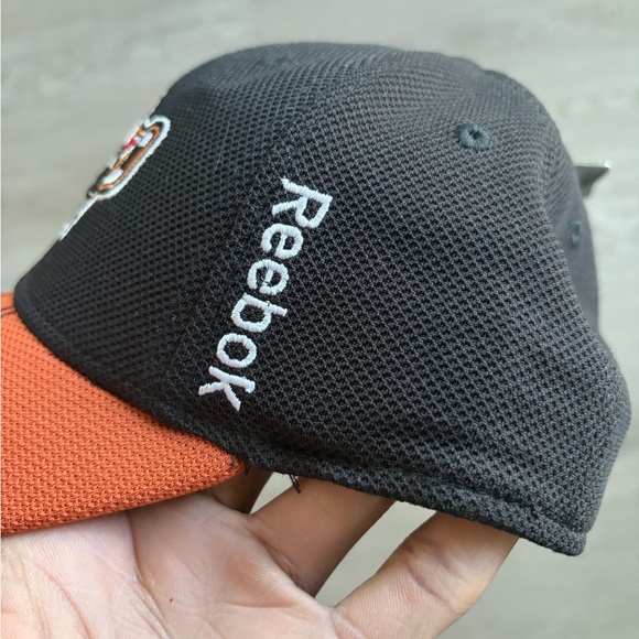 Signed Reebok Calgary Hitmen WHL Hockey Cap - Picture 4 of 7